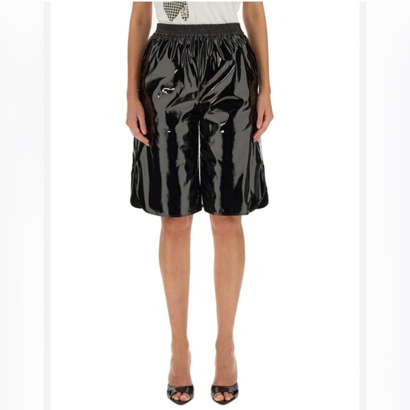 Scandinavian Baum und Pferdgarten Glossy Black shorts with Reflective Sheen - Picture 1 of 9